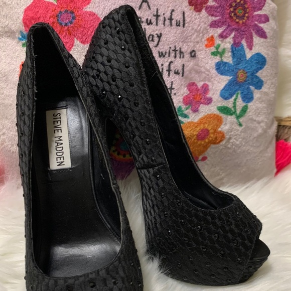 Steve Madden Redcarpt Satin Black Rhinestones - Picture 9 of 16